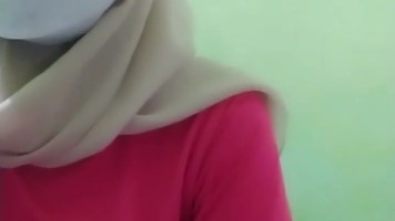Kak Lizz Jilbaber Host Pendatang Baru