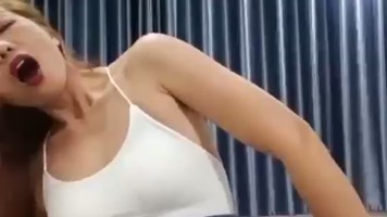 Bokep Premium Sex Binor Tanktop Putih Ngangkang Endingnya Crot di Memek