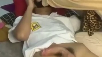 Main Ludo Sama Tante Hijab Loreng Berujung Ngewe