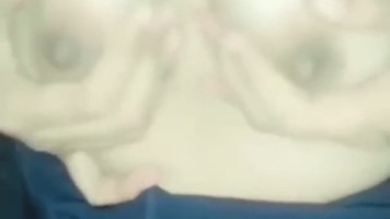 Wanita Hijab Mulus Pulen Menikmati Masturbasi