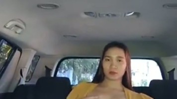 Tante Udah Sange Banget Maksa Brondong Main Di Mobil